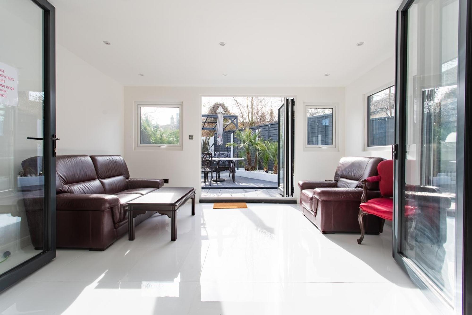 Villa Modern 2Bed Pad W/ Hot Tub Barking  Exterior foto